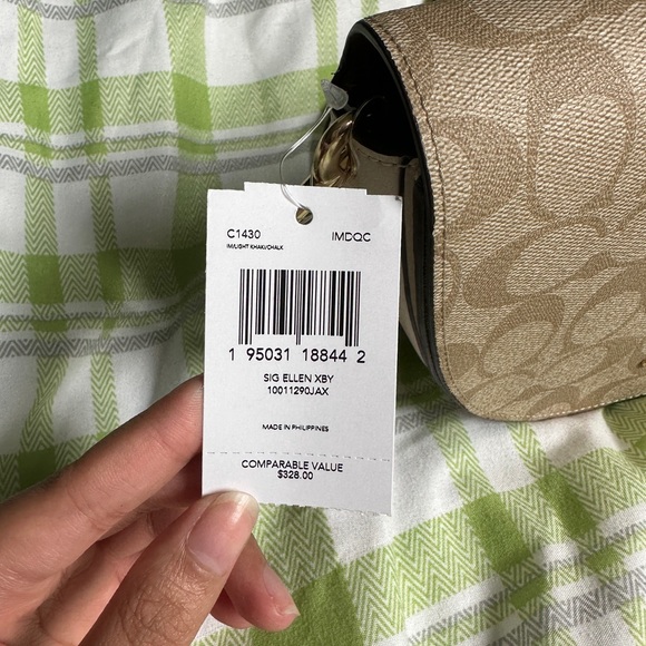 Coach Bag - Picture 3 of 4